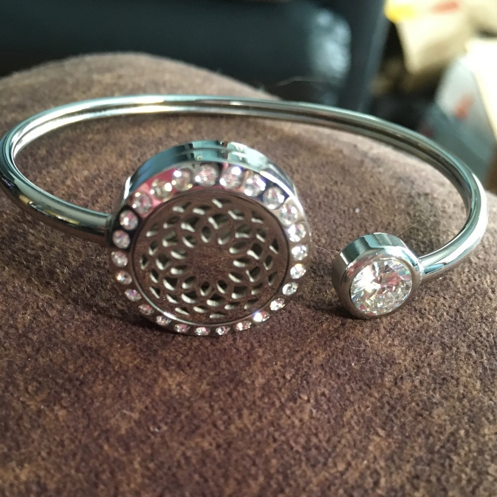 Anavia Silver Dream Catcher Cuff